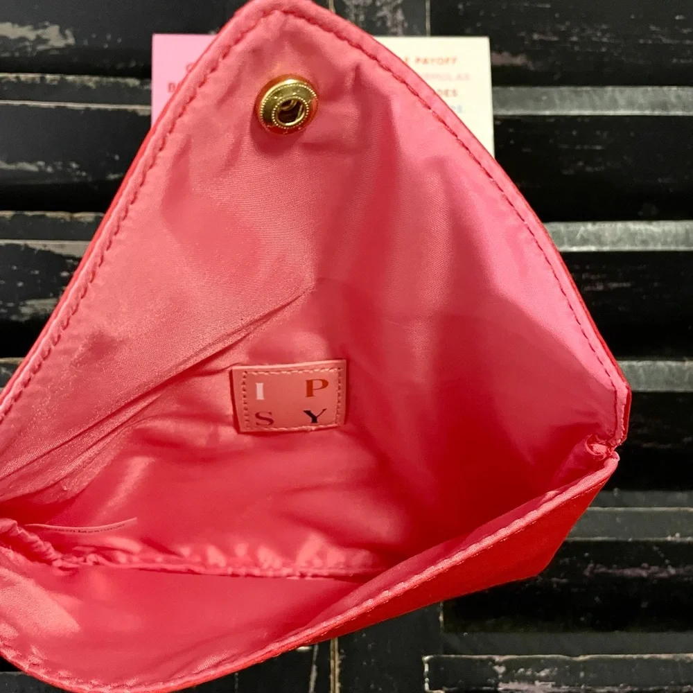 IPSY Sealed with a Kiss Postcard Makeup Clutch NEW